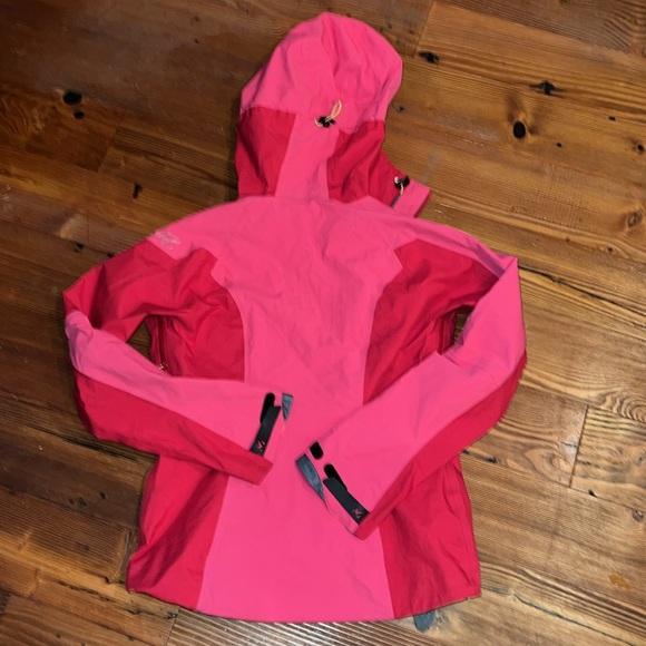Millet Gore-Tex shell jacket pink EUC - Picture 9 of 9